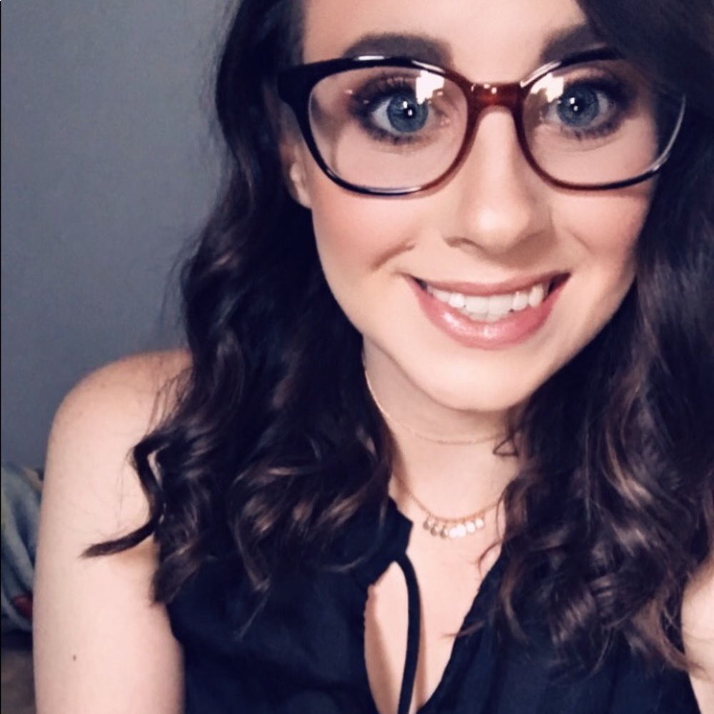 Meet your Posher, Heather - Picture 2 of 3